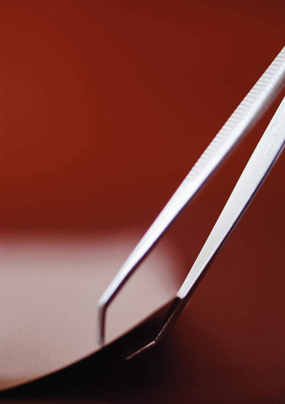 无人,竖图,室内,特写,白天,正面,静物,餐具,朦胧,模糊,碟子,工具,镊子,盘,夹,一个,盘子,碟,摄影,影棚,单个,彩图,影棚拍摄,拍摄