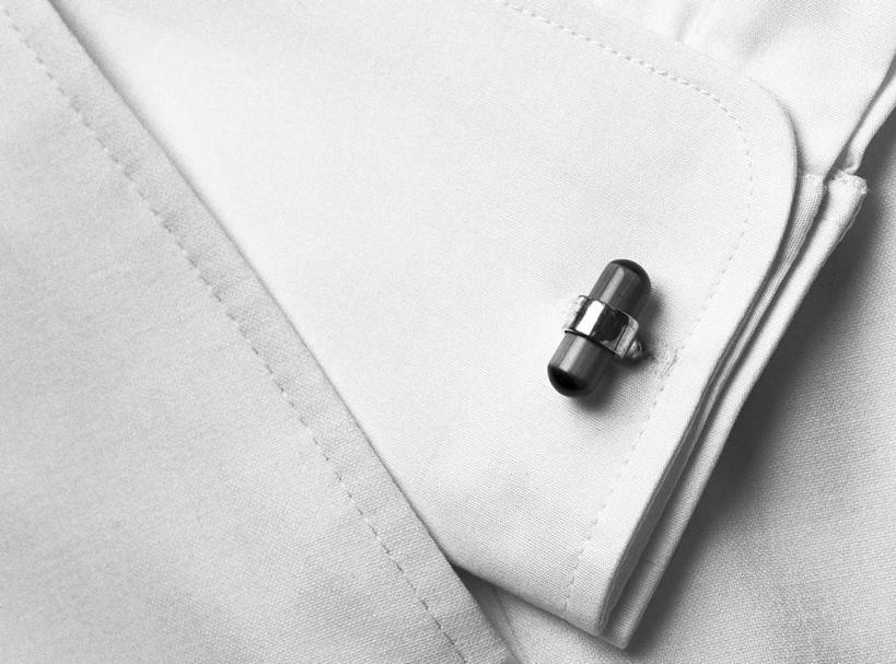 无人,竖图,俯视,黑白,室内,特写,白天,静物,服装,朦胧,模糊,纽扣,衣服,一件,摄影,服饰,影棚,袖口,高角度拍摄,影棚拍摄,拍摄