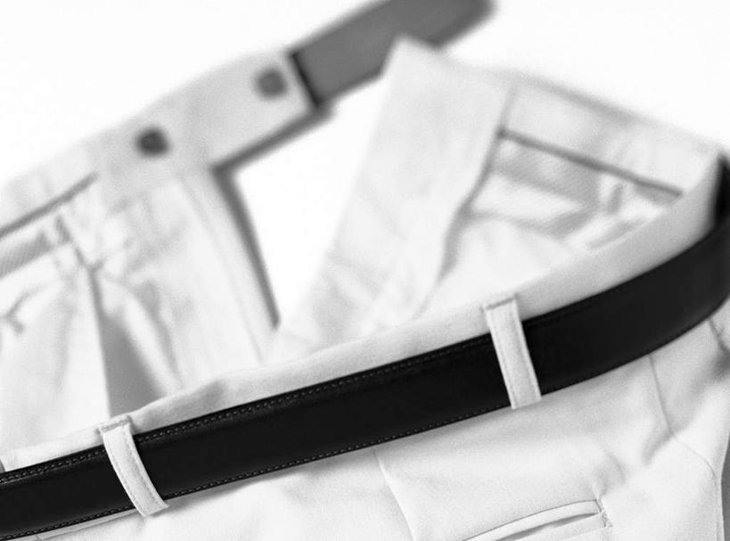 无人,竖图,俯视,黑白,室内,特写,白天,静物,一条,裤子,朦胧,模糊,皮革,仓库,摄影,影棚,皮带,高角度拍摄,影棚拍摄,拍摄