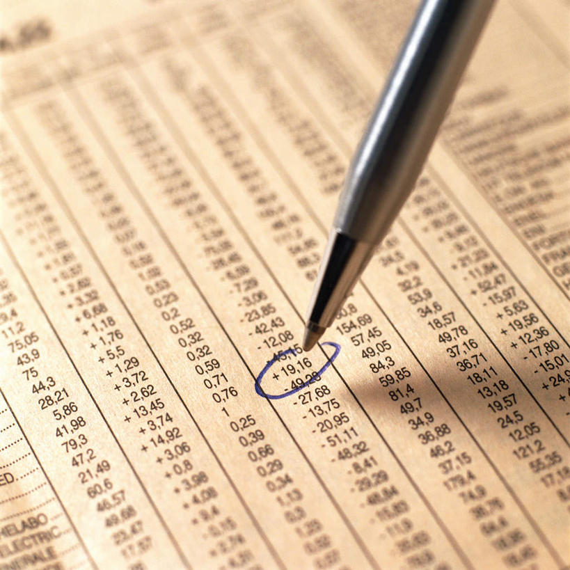 无人,方图,俯视,室内,特写,白天,静物,工作,笔,标志,文字,字符,字母,办公用品,圆珠笔,标识,文具,学习用品,报表,金融,财务,工作表,文具用品,一支,彩图,高角度拍摄