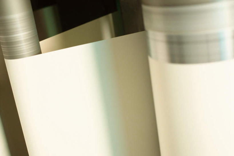 无人,工厂,横图,俯视,彩色,室内,白天,机器,仪器,静物,报纸,朦胧,模糊,印刷,金属,图案,纸张,印刷机,印刷厂,彩图,高角度拍摄,制造厂