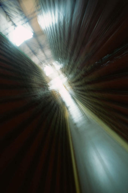 无人,工厂,竖图,室内,特写,白天,正面,静物,朦胧,模糊,走廊,仓库,彩图,制造厂