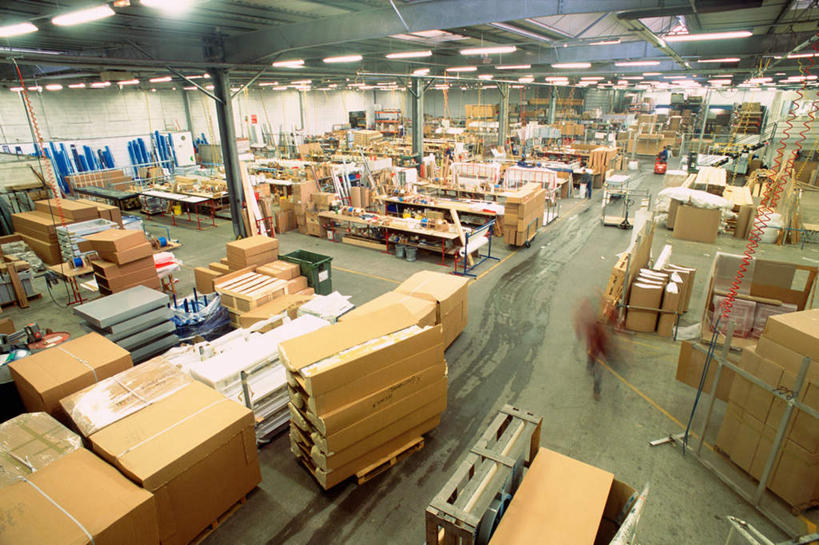 无人,横图,俯视,室内,特写,白天,静物,照明,一堆,堆叠,堆积,朦胧,模糊,纸箱,灯光,吊灯,灯,箱子,灯具,堆,出差,照亮,照明设备,包装箱,彩图,高角度拍摄,旅行