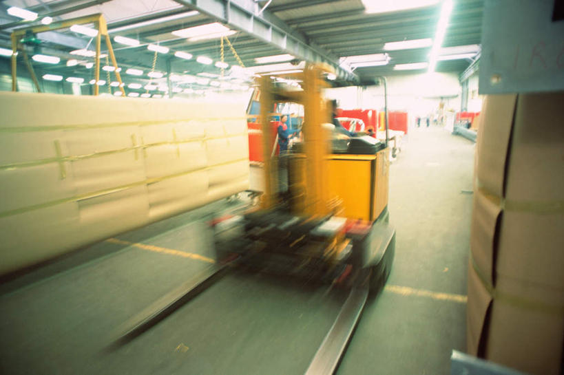 无人,工厂,横图,室内,特写,白天,正面,静物,一堆,许多,堆叠,堆积,纸箱,箱子,堆,出差,叉车,包装箱,彩图,旅行,工地,制造厂