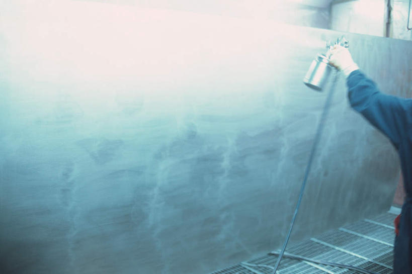 西方人,一个人,机修工,站,横图,室内,白天,正面,欧洲,欧洲人,仅一个男性,仅一个人,喷雾,拿,拿着,工人,仅一个年轻男性,站着,男人,男性,年轻男性,白种人,机械师,机修工人,站立,半身,彩图