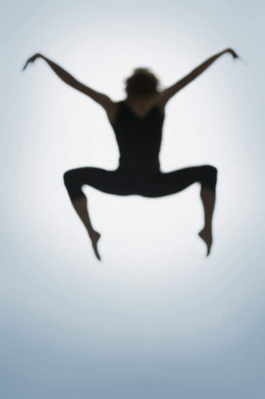 西方人,一个人,跳舞者,蹲,伸展双臂,竖图,室内,白天,正面,运动服,锻炼,运动,欧洲,欧洲人,仅一个男性,仅一个人,蓝色背景,服装,体操,背光,仅一个年轻男性,衣服,黑色,低头,活力,摄影,服饰,影棚,张开双腿,优美,衣着,穿着,逆光,体操服,自由体操,垂头,衣饰,展开双腿,体育,男人,男性,年轻男性,白种人,舞蹈家,舞蹈演员,舞者,敞开双臂,蹲着,伸开双臂,展开双肩,张开手臂,张开双臂,彩图,全身,影棚拍摄,健身,拍摄,半体服,伸展双腿,运动装