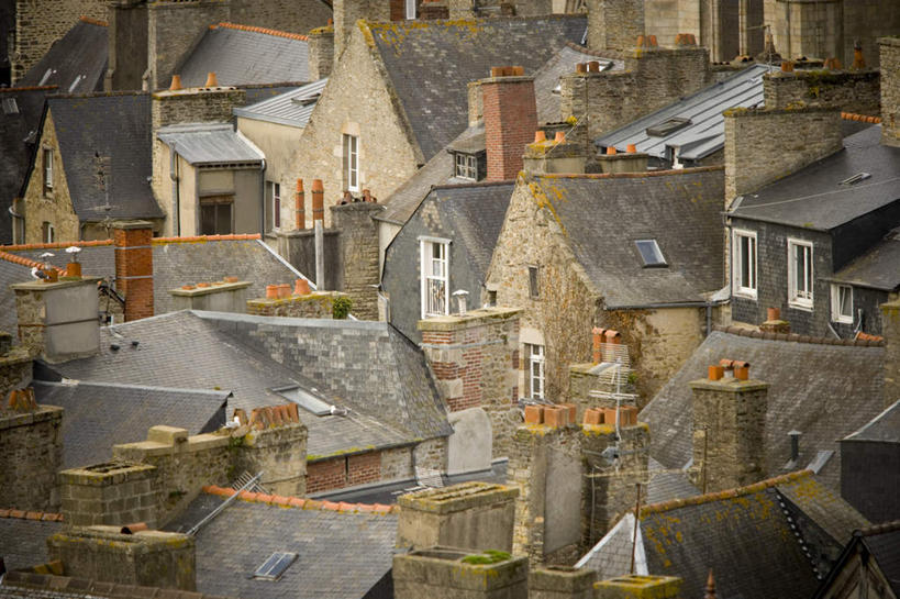 无人,家,横图,俯视,航拍,室外,白天,度假,美景,植物,窗户,城市风光,城市,建筑,法国,欧洲,许多,瓦片,房屋,屋顶,屋子,景观,顶棚,瓦,娱乐,楼房,玻璃窗,住宅,树,树木,排列,绿色,自然,享受,休闲,景色,放松,建造,生长,成长,布列塔尼,鸟瞰,屋瓦,法兰西共和国,法兰西第五共和国,摆列,布列塔尼地区,阿摩尔滨海省,彩图,高角度拍摄,房子,布列,分列