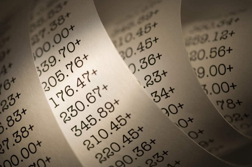 无人,横图,俯视,室内,特写,白天,静物,阴影,朦胧,模糊,反射,标志,文字,影子,字符,字母,四张,标识,排列,收银条,发票,阿拉伯文,购物收据,购物小票,摆列,阿拉伯语,阿拉伯字母,彩图,高角度拍摄,布列,分列,收据