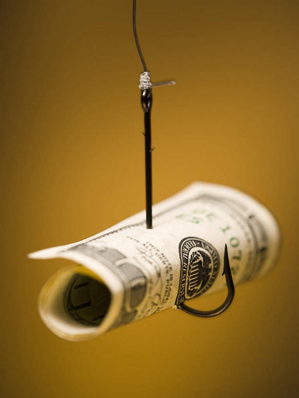 无人,竖图,室内,特写,白天,正面,钱,美元,静物,金属制品,一张,金属,钩子,钱币,美金,一个,钞票,金融,纸币,摄影,影棚,经济,褐色背景,单个,鱼钩,美圆,流通,纸钞,贸易,货币,现金,彩图,影棚拍摄,拍摄