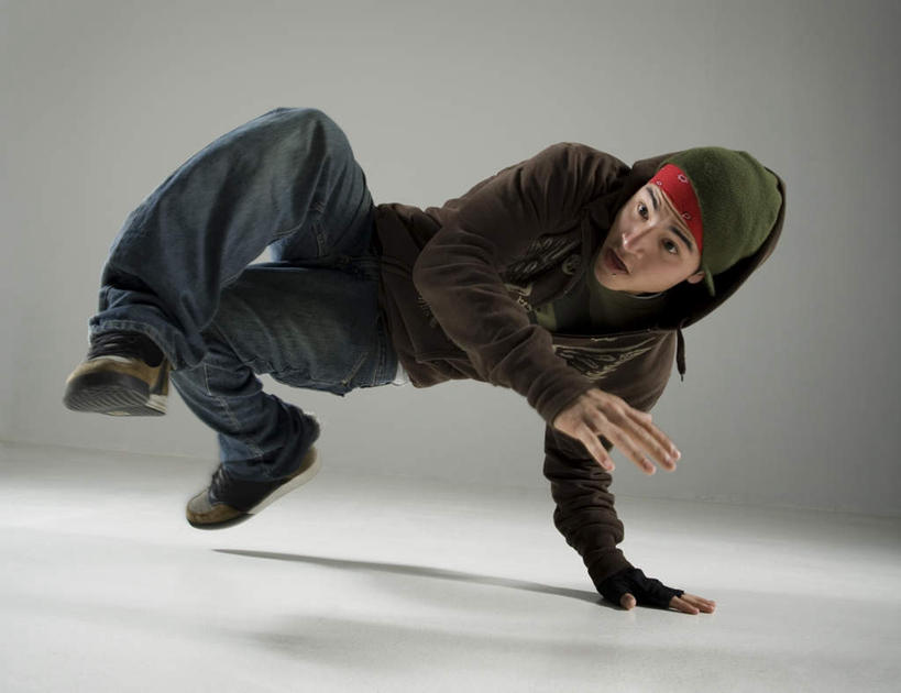东方人,一个人,横图,室内,白天,白色背景,正面,跳舞,帽子,亚洲,仅一个男性,仅一个人,撑,阴影,服装,反射,影子,注视,休闲装,黄种人,仅一个年轻男性,衣服,观察,看,休闲,休闲服,摄影,服饰,影棚,观看,街舞,察看,撑着,嘻哈,关注,舞姿,棉帽,男人,男性,年轻男性,亚洲人,彩图,全身,影棚拍摄,拍摄,舞蹈
