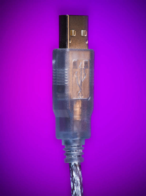 无人,竖图,室内,特写,白天,正面,数据,静物,阴影,紫色背景,反射,传输,影子,一个,摄影,USB接口,通用串行总线,影棚,单个,接口,端口,彩图,影棚拍摄,拍摄