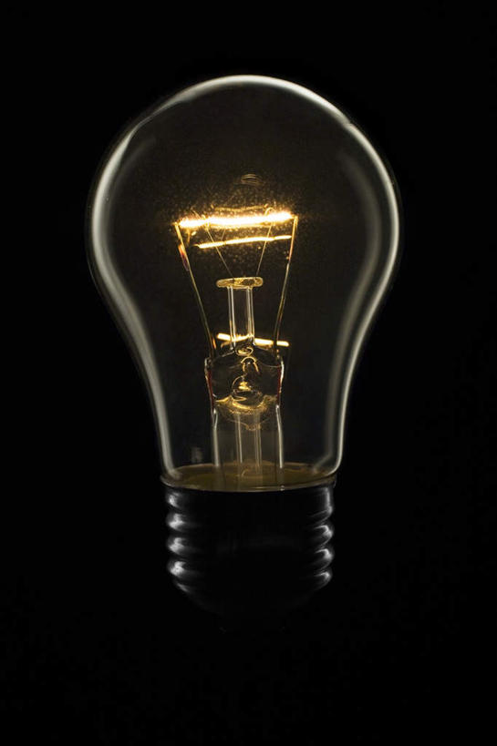 无人,竖图,室内,特写,白天,正面,静物,照明,阴影,黑色背景,光线,灯泡,影子,灯光,灯,一个,灯具,摄影,白炽灯,影棚,单个,照亮,照明工具,白炽灯泡,彩图,影棚拍摄,拍摄