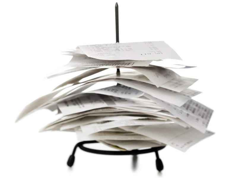 无人,横图,室内,特写,白天,白色背景,正面,静物,一堆,许多,堆叠,堆积,很多,一个,摄影,影棚,单个,堆,收银条,发票,购物收据,购物小票,菜单叉,传票叉,单插,单据叉,单据插,票叉,票插,票据叉,纸插,彩图,影棚拍摄,拍摄,收据