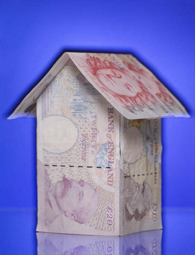 无人,家,竖图,室内,特写,白天,正面,钱,静物,蓝色背景,标志,钱币,数字,文字,字符,房屋,屋子,标识,楼房,住宅,钞票,金融,纸币,摄影,阿拉伯数字,影棚,经济,英镑,流通,纸钞,贸易,货币,现金,彩图,影棚拍摄,拍摄,房子