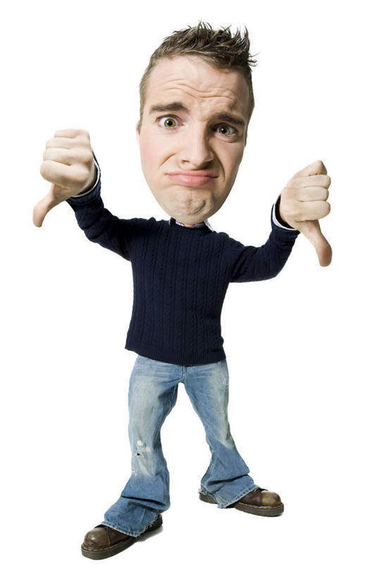 西方人,一个人,竖图,室内,白天,白色背景,正面,T恤衫,欧洲,欧洲人,仅一个男性,仅一个人,裤子,T恤,注视,牛仔裤,仅一个年轻男性,黑色,观察,看,手势,竖,摄影,影棚,观看,翘,幽默,察看,鄙视,关注,诙谐,藐视,讽刺,蔑视,嘲笑,朝下,风趣,男人,男性,年轻男性,白种人,大拇指,彩图,全身,影棚拍摄,拍摄,向下