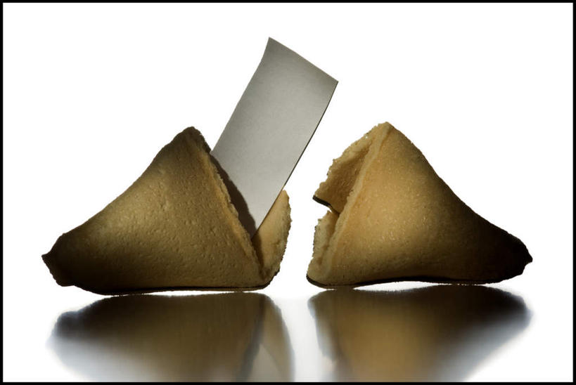 点心,无人,横图,室内,特写,白天,白色背景,正面,餐桌,桌子,阴影,反射,影子,食品,甜点,甜品,祝福,食物,糕点,两个,甜食,摄影,影棚,餐台,吉祥,祝愿,签语饼,幸运饼,吉利,祥瑞,彩图,影棚拍摄,拍摄