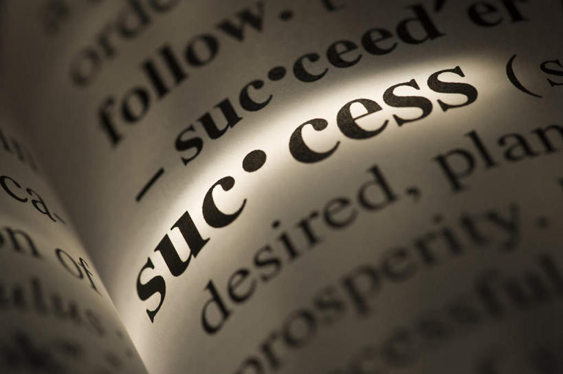 无人,方图,俯视,室内,特写,白天,静物,书籍,一本,一排,许多,阴影,朦胧,模糊,整齐,反射,英文,标志,工具,文字,影子,字符,字母,标识,排列,黑色,英文字母,队列,词典,辞典,工具书,书,图书,彩图,高角度拍摄