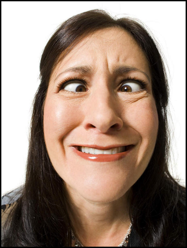 西方人,脸,头,眼睛,脸颊,头发,一个人,竖图,室内,特写,白天,白色背景,正面,欧洲,欧洲人,瞳孔,仅一个年轻女性,仅一个女性,仅一个人,服装,注视,休闲装,肩膀,衣服,黑色,观察,看,休闲,休闲服,眼部,摄影,服饰,影棚,观看,斗鸡眼,察看,关注,对眼,内斜,年轻女性,女人,女性,白种人,头部,长发,直发,脸部,脸蛋,面部,眼,半身,彩图,影棚拍摄,拍摄