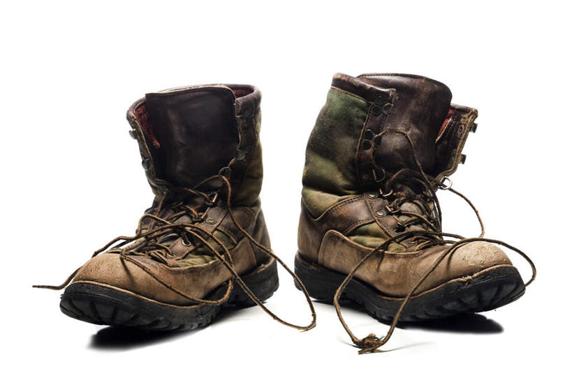 无人,横图,室内,特写,白天,白色背景,正面,静物,鞋子,破旧,陈旧,一对,靴子,摄影,影棚,牛仔靴,彩图,影棚拍摄,拍摄