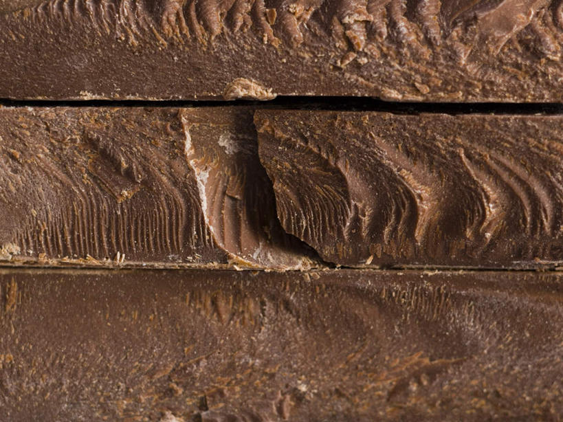 无人,横图,室内,特写,白天,正面,三块,一排,整齐,食品,糖,糖果,甜点,甜品,食物,排列,甜食,巧克力,摄影,影棚,朱古力,黑巧克力,队列,彩图,影棚拍摄,拍摄