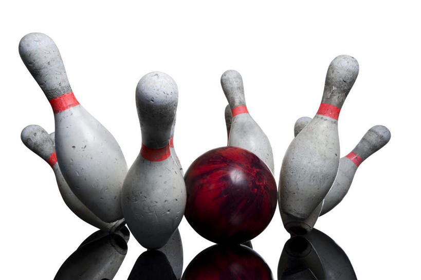 无人,横图,室内,特写,白天,白色背景,正面,锻炼,运动,保龄球,静物,一排,许多,整齐,保龄球瓶,很多,速度,娱乐,运动器械,球,排列,一个,红色,白色,倒影,健身器械,力量,平衡,摄影,影棚,单个,技巧,协调,倒映,队列,健身器材,灵敏,柔韧,趣味,耐力,抗争,球瓶,指孔,反照,体育,地滚球,彩图,影棚拍摄,健身,拍摄,运动器材