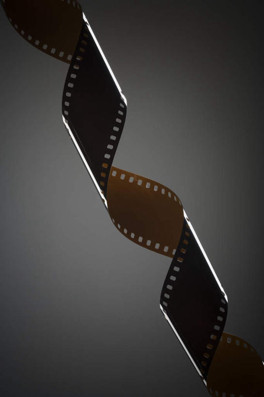 无人,竖图,照片,室内,特写,白天,正面,静物,黑色背景,环绕,缠绕,一个,摄影,影棚,单个,底片,胶片,纠缠,相片,彩图,影棚拍摄,拍摄,照相,胶卷