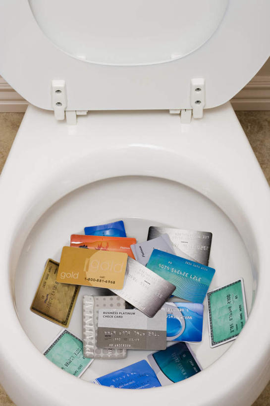 无人,竖图,俯视,室内,特写,白天,信用卡,生活用品,静物,许多,马桶,很多,一个,白色,卡,储蓄卡,座便器,单个,卫浴,子孙桶,银行卡,彩图,高角度拍摄