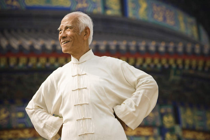 东方人,一个人,天坛,站,笑,微笑,露齿笑,横图,室外,白天,仰视,北京,中国,亚洲,仅一个男性,仅一个人,服装,节日,朦胧,模糊,首都,注视,黄种人,文化,手叉腰,衣服,白色,叉腰,观察,看,祈祷,祈福,站着,仅一个老年男性,健康,许愿,宗教,服饰,信仰,观看,纪念,祈求,察看,双手叉腰,衣着,穿着,关注,祭天,东亚,中华人民共和国,北京市,京,北平,华北地区,衣饰,北京天坛,平安,老年男性,男人,男性,亚洲人,站立,半身,彩图,低角度拍摄,练功服