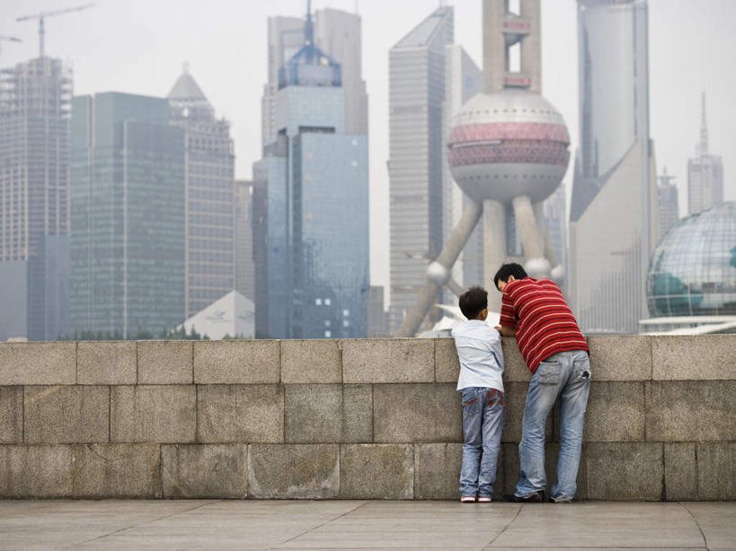 东方人,儿童,两个人,家庭,父亲,儿子,高楼大厦,站,横图,室外,白天,度假,纯洁,办公楼,美景,城市风光,城市,大厦,建筑,摩天大楼,写字楼,上海,中国,亚洲,服装,景观,休闲装,黄种人,娱乐,东方明珠,浦东,小孩,背面,衣服,楼宇,站着,享受,休闲,温暖,温馨,父子,一家人,休闲服,商务楼,景色,放松,父爱,可爱,童年,童趣,服饰,申,和睦,童真,浦东新区,东亚,烂漫,无邪,东方明珠广播电视塔,东方明珠电视塔,上海市,中华人民共和国,沪,华东地区,天真,男孩,男人,男性,年轻男性,亚洲人,孩子,年轻人,站立,彩图,全身,大楼,高层建筑,高楼,摩天楼,融洽,男生