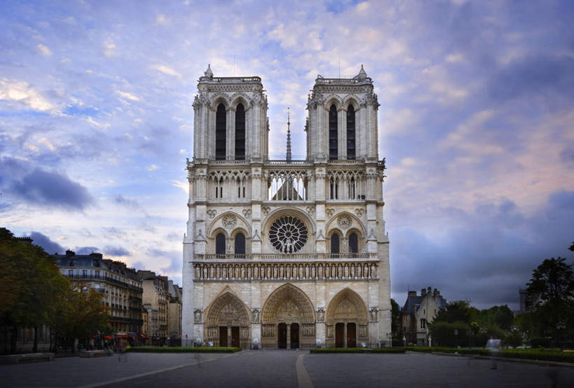 无人,家,教堂,横图,室外,白天,仰视,旅游,度假,日落,植物,标志建筑,道路,地标,建筑,路,公路,法国,巴黎,巴黎圣母院,欧洲,房屋,屋子,晚霞,霞光,落日,公寓,交通,首都,娱乐,建设,洋房,楼房,住宅,树,树木,绿色,自然,黄昏,享受,休闲,旅游胜地,彩霞,放松,生长,成长,哥特式,基督教,哥特式建筑,法兰西共和国,巴黎圣母院大教堂,法兰西第五共和国,夕照,夕阳,马路,彩图,低角度拍摄,房子,斜阳