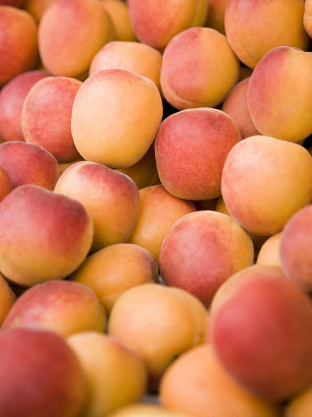 无人,竖图,俯视,室内,特写,白天,桃子,水果,一堆,许多,堆叠,堆积,新鲜,生食,食品,果实,很多,食物,有机食品,绿色食品,堆,肺果,彩图,高角度拍摄