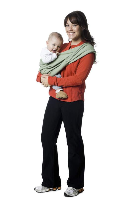 西方人,婴儿,儿童,两个人,家庭,母亲,站,抱,笑,微笑,露齿笑,竖图,室内,白天,白色背景,正面,婴儿服装,纯洁,欧洲,欧洲人,服装,注视,休闲装,小孩,衣服,观察,看,站着,休闲,温暖,温馨,一家人,休闲服,可爱,母爱,童年,童趣,摄影,服饰,活泼,影棚,抱着,观看,和睦,察看,搂着,关注,宝宝,童真,纯真,烂漫,无邪,母婴,伶俐,天真,年轻女性,女人,女性,白种人,孩子,年轻人,搂,搂抱,站立,彩图,全身,影棚拍摄,婴儿服,拍摄,融洽,婴儿背带