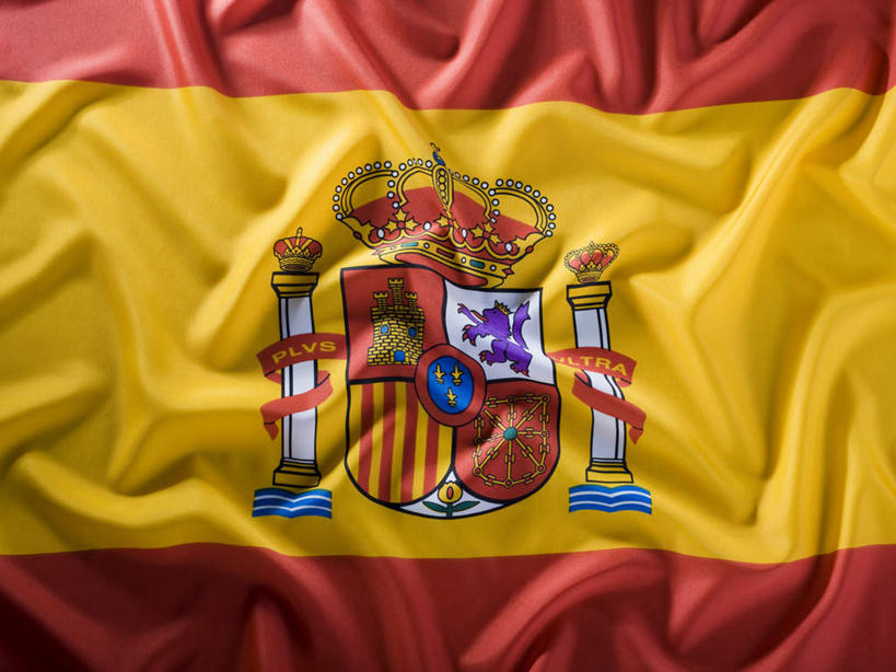 无人,横图,俯视,室内,特写,白天,静物,旗帜,国旗,皇冠,一面,柱子,黄色,红色,蓝色,摄影,影棚,权威,高贵,权力,统治,西班牙国旗,旗,王冠,彩图,高角度拍摄,影棚拍摄,拍摄