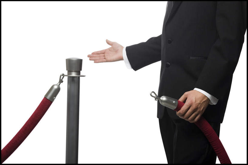 西方人,手,一个人,警卫,栏杆,站,横图,室内,特写,白天,白色背景,侧面,衬衫,西装,欧洲,欧洲人,双手,仅一个男性,仅一个人,握,套装,正装,围栏,领带,拿,拿着,职业装,护栏,仅一个年轻男性,站着,手部,握着,摄影,影棚,保镖,保镳,男人,男性,年轻男性,白种人,站立,半身,彩图,影棚拍摄,衬衣,拍摄,挂绳礼宾杆,栏杆柱,礼宾带,礼宾杆,礼宾杆围栏,礼宾栏,礼宾绳,礼宾柱