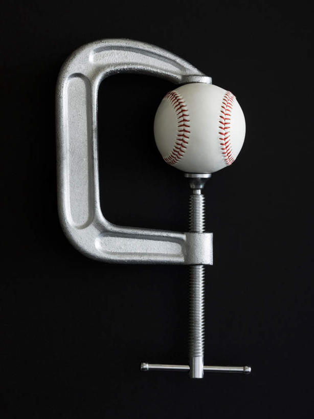 无人,竖图,俯视,室内,特写,白天,锻炼,运动,棒球,垒球,静物,一把,黑色背景,球,一个,摄影,影棚,单个,木工夹,C型夹,C型钳,G型夹,G型钳,体育,彩图,高角度拍摄,影棚拍摄,健身,拍摄