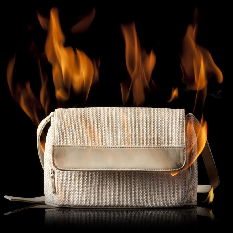 无人,方图,室内,特写,白天,正面,热情,火,阴影,黑色背景,反射,火焰,影子,燃烧,一个,橙色,摄影,皮夹子,钱包,影棚,单个,零钱包,皮夹,彩图,影棚拍摄,拍摄