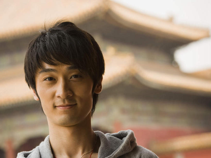 东方人,脸,头,脸颊,一个人,故宫,宫殿,站,笑,微笑,横图,室外,特写,白天,正面,北京,中国,亚洲,仅一个男性,仅一个人,服装,朦胧,模糊,首都,注视,休闲装,黄种人,肩膀,仅一个年轻男性,衣服,紫禁城,观察,看,站着,休闲,休闲服,服饰,观看,察看,权利,关注,东亚,中华人民共和国,北京市,京,北平,华北地区,北京故宫博物院,男人,男性,年轻男性,亚洲人,头部,脸部,脸蛋,面部,站立,半身,彩图