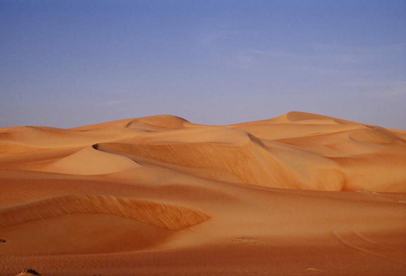 无人,横图,室外,白天,正面,旅游,度假,美景,沙漠,阿联酋,亚洲,纹路,纹理,景观,娱乐,蓝色,蓝天,天空,自然,天,享受,休闲,景色,放松,晴朗,自然风光,西亚,阿拉伯联合酋长国,迪拜,万里无云,肌理,杜拜,大漠,砂漠,晴空,晴空万里,彩图