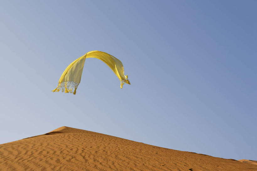 无人,横图,室外,白天,正面,旅游,度假,美景,沙漠,船,阿联酋,亚洲,阴影,光线,影子,景观,沙丘,娱乐,黄色,蓝色,蓝天,天空,阳光,自然,交通工具,天,享受,休闲,景色,放松,晴朗,自然风光,载具,西亚,气垫船,阿拉伯联合酋长国,迪拜,万里无云,杜拜,大漠,砂漠,晴空,晴空万里,彩图