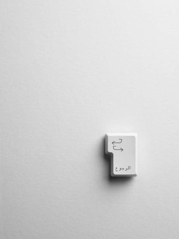 无人,竖图,俯视,室内,特写,白天,键盘,桌面,桌子,静物,阴影,灰色背景,反射,木制,影子,输入设备,通讯设备,一个,白色,木制品,摄影,影棚,单个,通信设备,确认,回车,回车键,换行,执行,彩图,高角度拍摄,影棚拍摄,拍摄