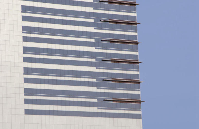 无人,高楼大厦,横图,室外,白天,正面,度假,办公楼,美景,窗户,城市风光,城市,大厦,建筑,摩天大楼,写字楼,一排,阴影,整齐,并列,并排,光线,影子,墙,景观,娱乐,玻璃窗,墙壁,墙面,排列,蓝色,蓝天,天空,阳光,楼宇,天,享受,休闲,商务楼,景色,放松,晴朗,队列,平行,万里无云,晴空,晴空万里,彩图,大楼,高层建筑,高楼,摩天楼