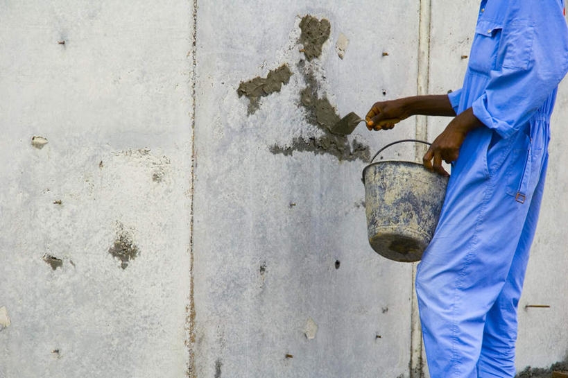 一个人,机修工,站,横图,室外,白天,侧面,工作服,制服,度假,美景,城市风光,城市,阿联酋,亚洲,仅一个男性,仅一个人,握,铁桶,桶,景观,拿,拿着,娱乐,水泥,工人,仅一个年轻男性,蓝色,容器,建筑工地,站着,享受,休闲,景色,放松,握着,储藏,储存,西亚,阿拉伯联合酋长国,迪拜,谢赫扎耶德路,地盘,建筑地盘,施工地盘,工作制服,杜拜,男人,男性,年轻男性,阿拉伯人,白种人,亚洲人,机械师,机修工人,站立,半身,彩图,工作套服,工地,贮存