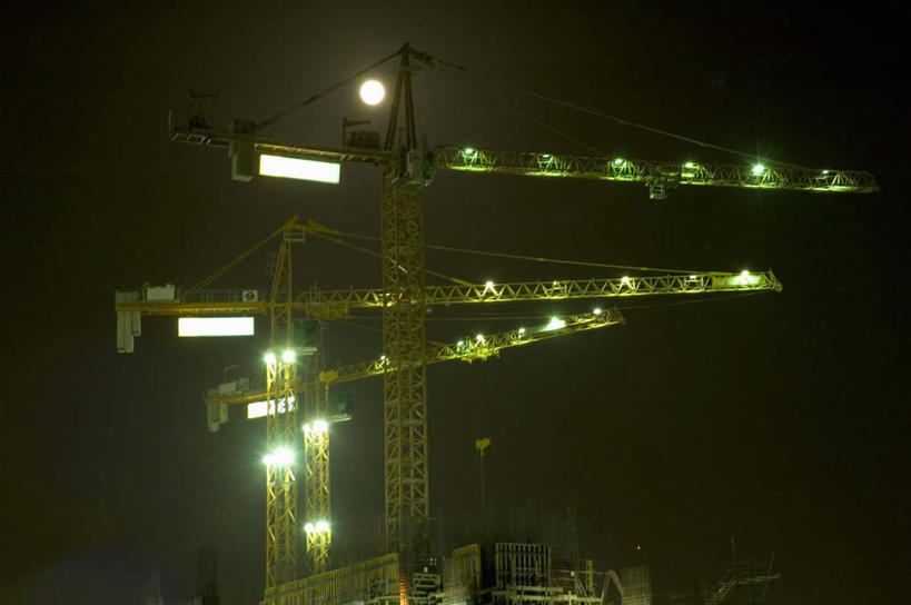 无人,高楼大厦,横图,室外,夜晚,仰视,度假,办公楼,技术,美景,城市风光,城市,大厦,建筑,摩天大楼,写字楼,阿联酋,亚洲,景观,娱乐,设备,施工,建筑工地,楼宇,享受,休闲,机械,起重机,商务楼,景色,放松,工程,西亚,阿拉伯联合酋长国,迪拜,谢赫扎耶德路,地盘,建筑地盘,施工地盘,杜拜,彩图,低角度拍摄,大楼,高层建筑,高楼,工地,摩天楼