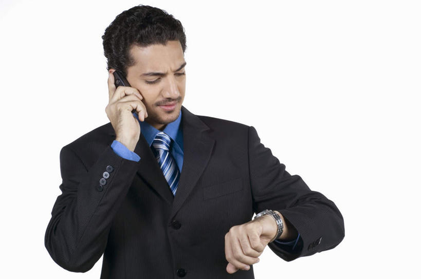 东方人,一个人,商务人士,商务男性,站,打电话,横图,室内,白天,白色背景,正面,衬衫,电话,手机,亚洲,仅一个男性,仅一个人,握,套装,时间,时钟,手表,领带,计时,注视,黄种人,通讯设备,仅一个年轻男性,一个,钟表,观察,看,站着,表,握着,摄影,影棚,单个,观看,腕表,察看,关注,紧急,商务装,工薪阶层,一部,紧迫,交流,男人,男性,年轻男性,亚洲人,白领,上班族,钟,沟通,通话,站立,半身,彩图,影棚拍摄,衬衣,拍摄