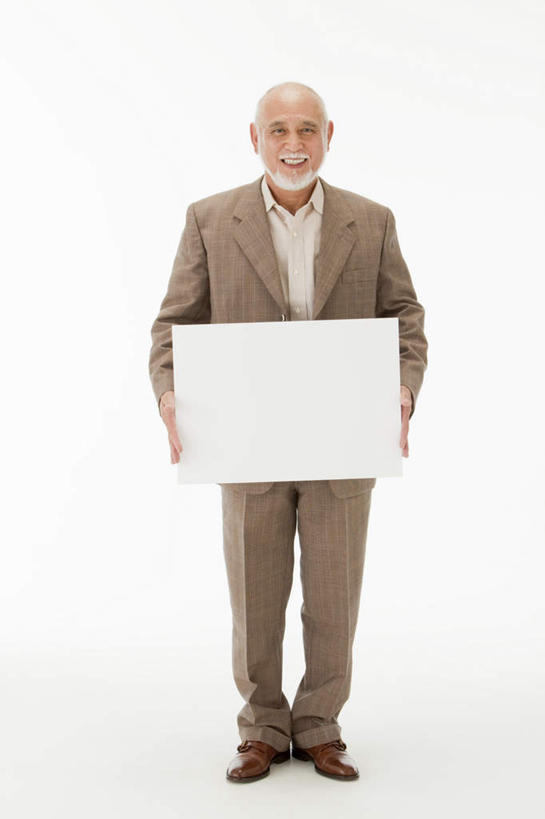 东方人,一个人,商务人士,商务男性,站,捧,笑,微笑,露齿笑,竖图,室内,白天,白色背景,正面,衬衫,亚洲,仅一个男性,仅一个人,套装,注视,黄种人,白板,观察,看,站着,仅一个老年男性,摄影,影棚,观看,察看,关注,商务装,记录板,工薪阶层,记事板,老年男性,男人,男性,亚洲人,白领,上班族,端,端着,捧着,手捧,站立,彩图,全身,影棚拍摄,衬衣,拍摄
