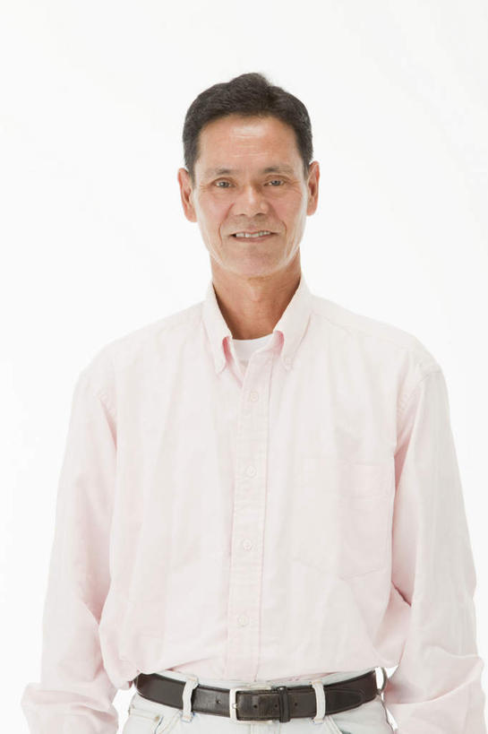 东方人,一个人,站,笑,微笑,露齿笑,竖图,室内,白天,白色背景,正面,衬衫,亚洲,仅一个男性,仅一个人,仅一个中年男性,黄种人,站着,摄影,影棚,男人,男性,中年男性,亚洲人,站立,半身,彩图,影棚拍摄,衬衣,拍摄