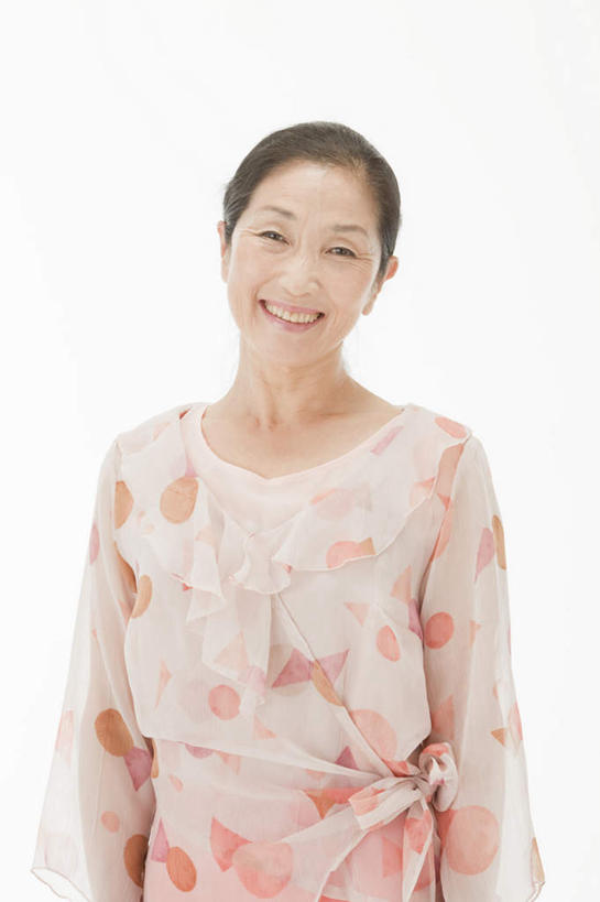 东方人,一个人,站,笑,微笑,露齿笑,竖图,室内,白天,白色背景,正面,裙子,亚洲,仅一个年轻女性,仅一个女性,仅一个人,连衣裙,黄种人,站着,摄影,影棚,年轻女性,女人,女性,亚洲人,站立,半身,彩图,影棚拍摄,拍摄