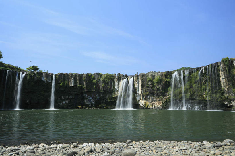 无人,横图,室外,白天,正面,旅游,度假,湖,湖泊,石头,美景,瀑布,山,水,大分县,日本,亚洲,阴影,飞溅,溅,光线,石子,液体,影子,湖面,景观,山峰,水流,水面,云,云朵,山峦,云彩,娱乐,蓝色,白云,蓝天,天空,阳光,自然,湖水,天,享受,休闲,景色,放松,喷洒,自然风光,东亚,日本国,九州本岛,九州,九州岛,九州地方,大分,跌水,石块,彩图