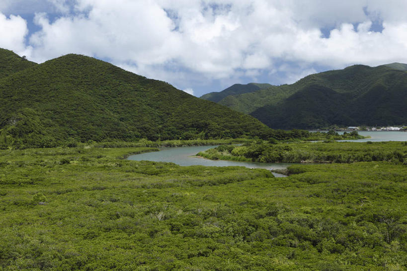 无人,横图,室外,白天,正面,旅游,度假,草地,草坪,河流,美景,山,山脉,水,植物,鹿儿岛,日本,亚洲,阴影,光线,影子,河水,景观,山峰,水流,云,云朵,山峦,云彩,娱乐,草,蓝色,绿色,白云,蓝天,天空,阳光,自然,群山,天,享受,休闲,景色,放松,自然风光,东亚,日本国,九州本岛,九州,九州岛,九州地方,鹿儿岛县,彩图