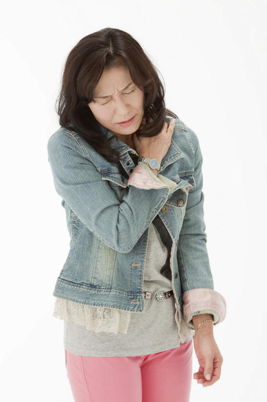 东方人,一个人,站,闭眼,摸,竖图,室内,白天,白色背景,正面,亚洲,仅一个女性,仅一个人,戴,抚摸,手表,注视,休闲装,黄种人,按,观察,看,站着,仅一个中年女性,休闲,疼痛,休闲服,表,摄影,影棚,观看,腕表,察看,关注,痛苦,女人,女性,中年女性,亚洲人,闭眼睛,闭着眼,闭着眼睛,触摸,接触,站立,半身,彩图,影棚拍摄,拍摄